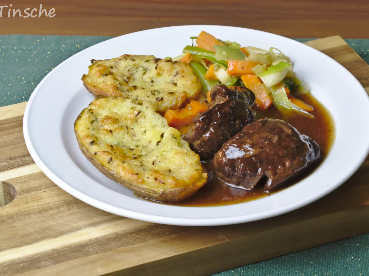 Rezept: Schweinebäckchen in Pinot Noir geschmort Bild Nr. 6670 Schweinebäckchen in Pinot Noir geschmort - Rezept - Bild Nr. 6670