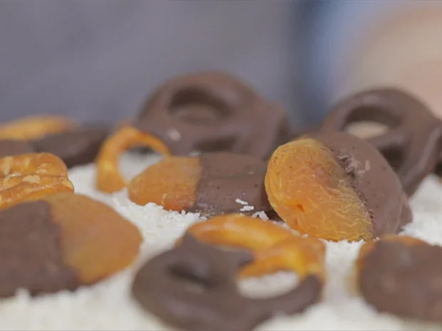 Vanilletorte mit Wackelpudding-Überraschung - Rezept - Bild Nr. 3