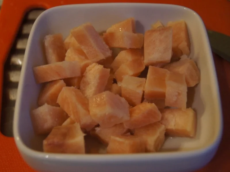 Rezept: Feldsalat mit Rispentomaten, Radieschen und Wildlachsfilet Bild Nr. 5 Feldsalat mit Rispentomaten, Radieschen und Wildlachsfilet - Rezept - Bild Nr. 5