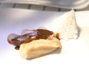 Adobo mit Bohnenpüree, Reis und karamellisierten Süsskartoffeln - Rezept - Bild Nr. 2