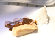 Adobo mit Bohnenpüree, Reis und karamellisierten Süsskartoffeln - Rezept - Bild Nr. 2