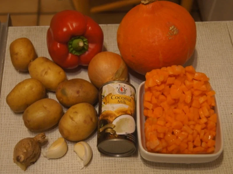 Rezept: Kürbis-Gemüse-Eintopf mit Schinkenwürfeln Bild Nr. 6664 Kürbis-Gemüse-Eintopf mit Schinkenwürfeln - Rezept - Bild Nr. 6664