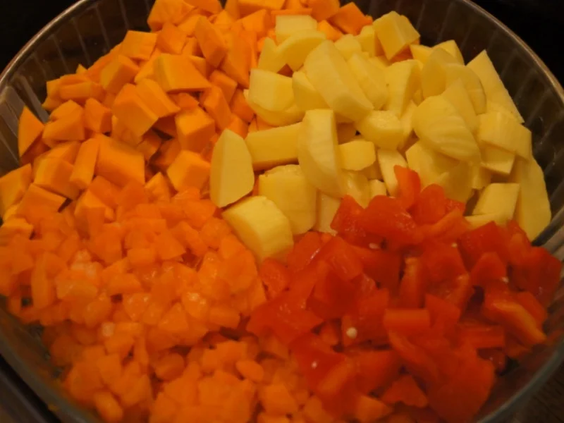 Rezept: Kürbis-Gemüse-Eintopf mit Schinkenwürfeln Bild Nr. 6666 Kürbis-Gemüse-Eintopf mit Schinkenwürfeln - Rezept - Bild Nr. 6666