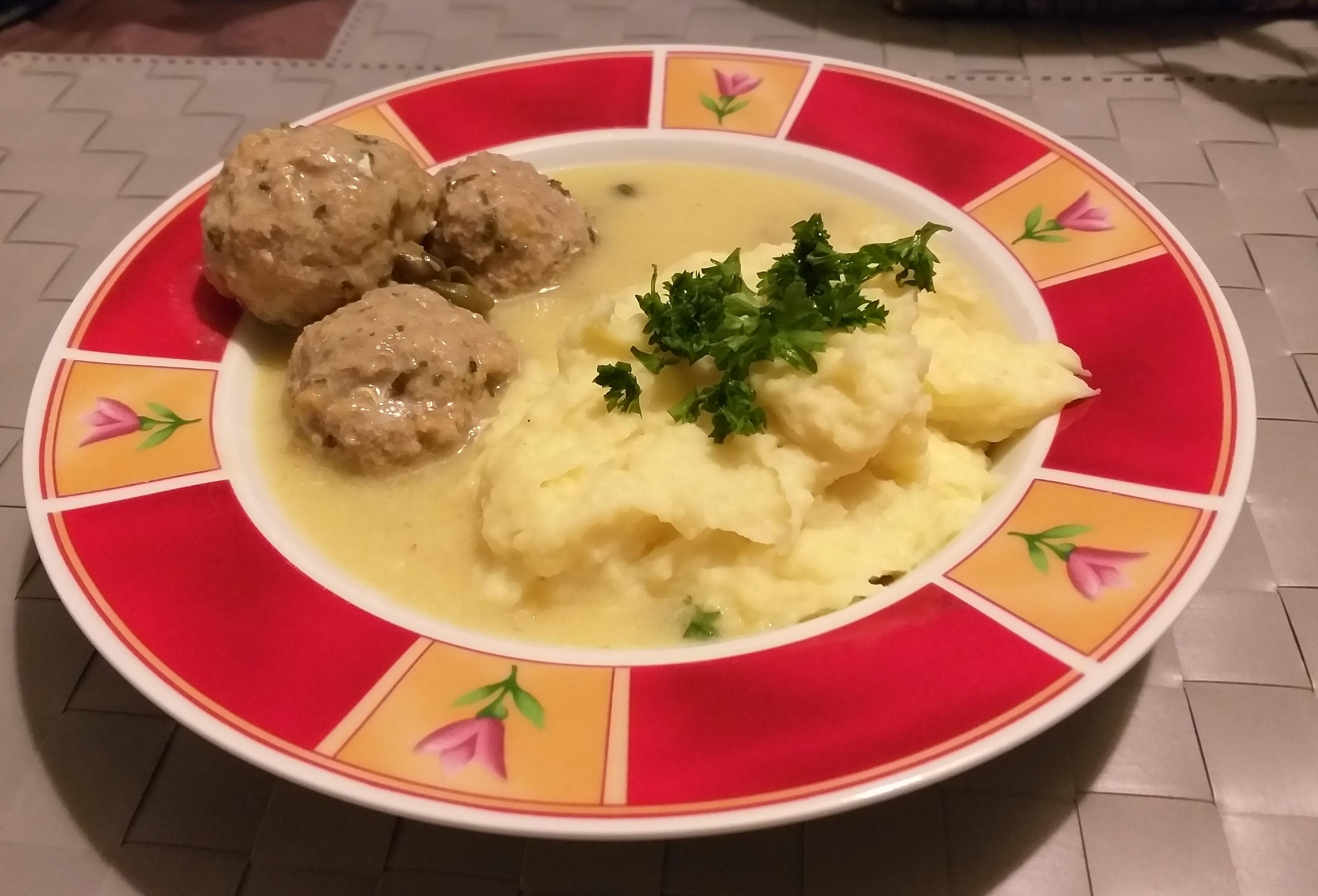 Bilder für Königsberger Klopse mit Kartoffelpüree - Rezept