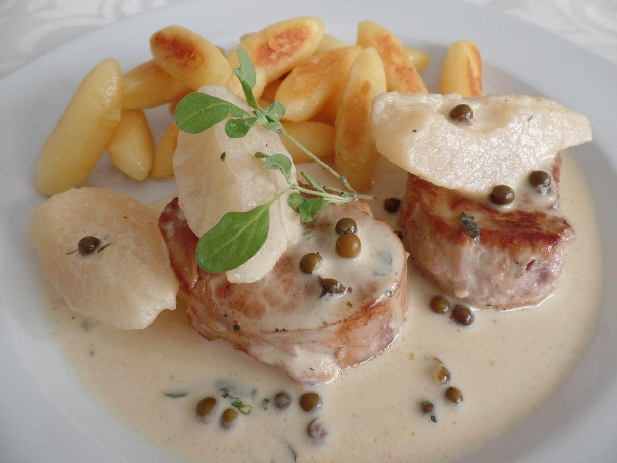 Schweine -Medaillons in Pfeffer -Sherry-Sahne -Sauce mit Birne und Schupfnudeln - Rezept - Bild Nr. 6659