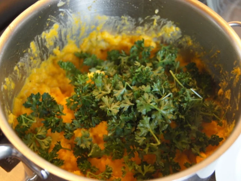 Hähnchenbrustfilet mit Kürbis-Sellerie-Stampf und Champignons - Rezept - Bild Nr. 6697