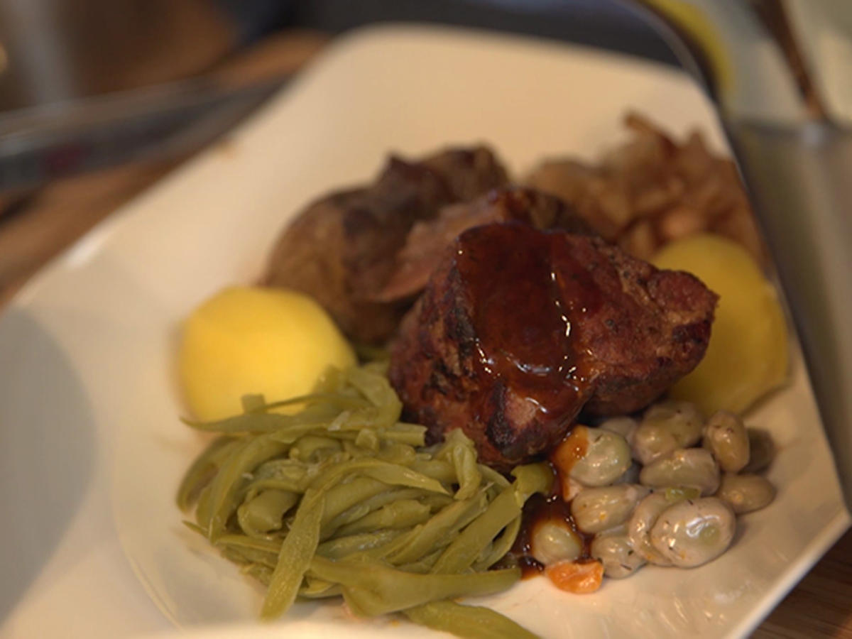 Bilder für Snirtje und Rintjebraa auf Groot Bohnen (Großen Bohnen mit Speck) - Rezept