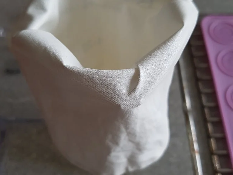 Oma Löffel`s Kleingebäck = Macarons 2.0 Grundrezept à la Biggi - Rezept - Bild Nr. 6687