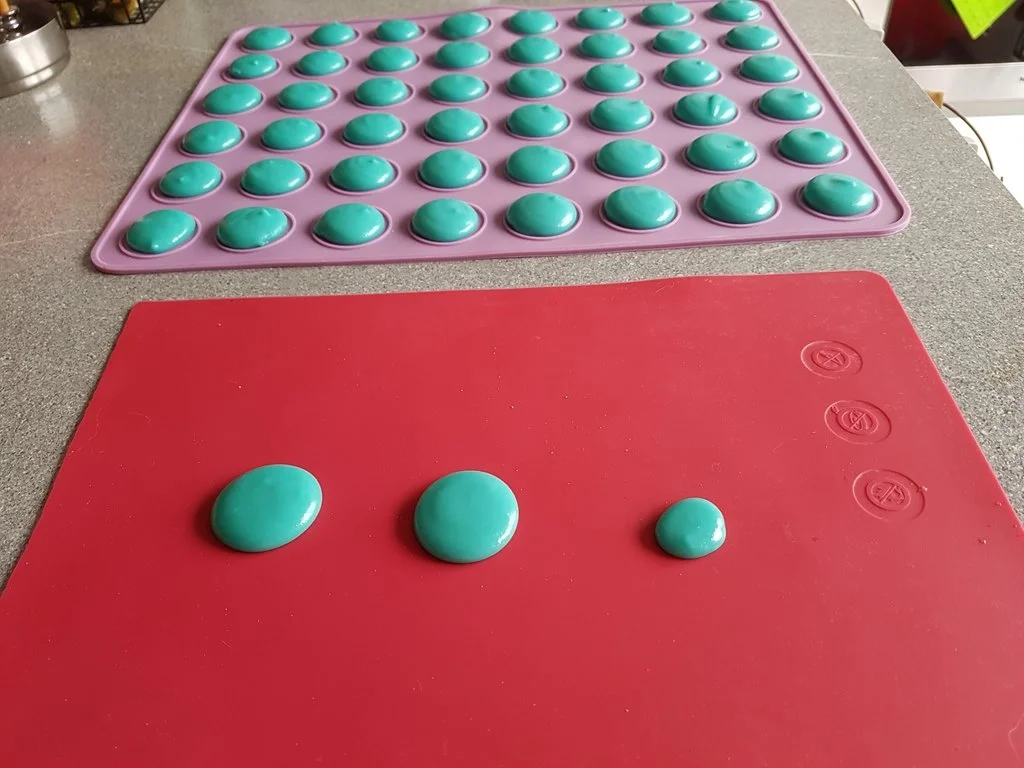 Oma Löffel`s Kleingebäck = Macarons 2.0 Grundrezept à la Biggi - Rezept - Bild Nr. 6688