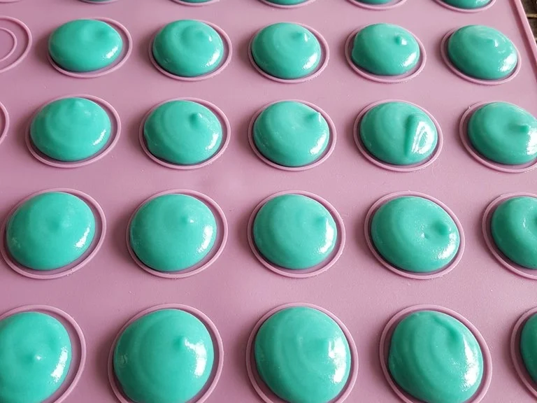 Oma Löffel`s Kleingebäck = Macarons 2.0 Grundrezept à la Biggi - Rezept - Bild Nr. 6689