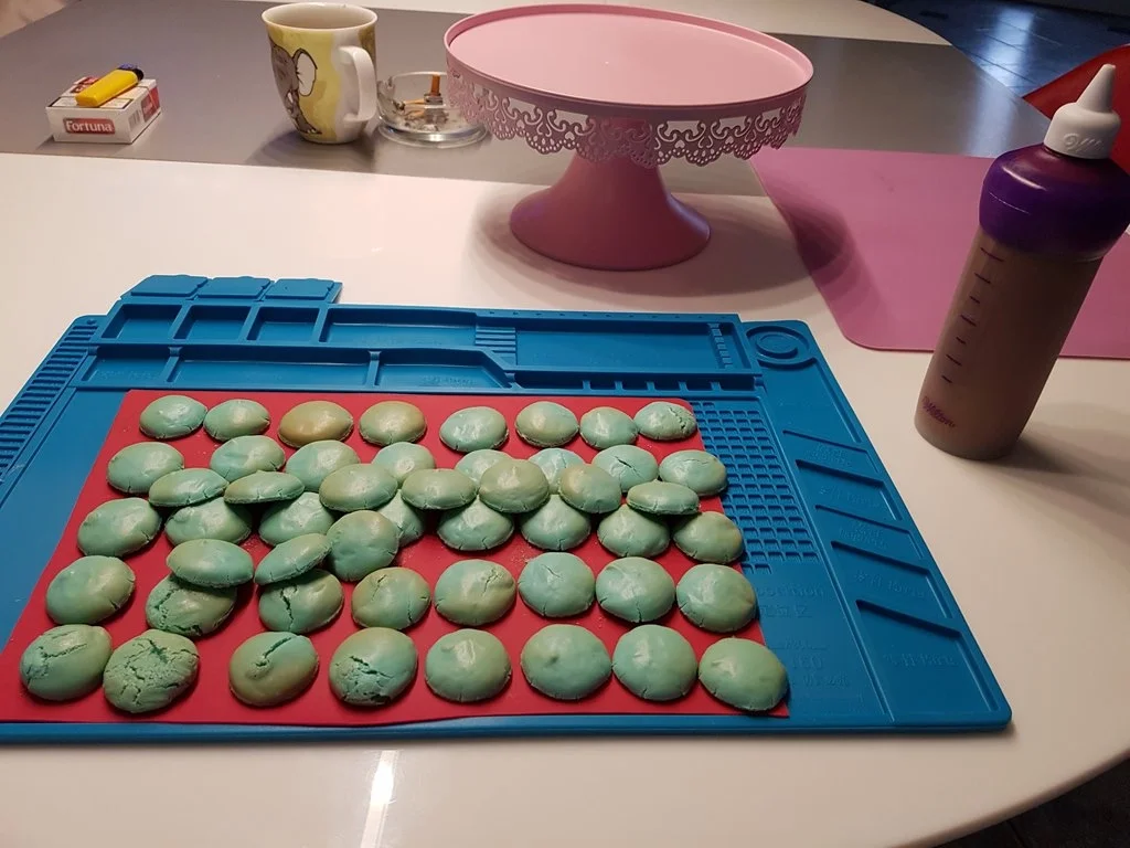 Oma Löffel`s Kleingebäck = Macarons 2.0 Grundrezept à la Biggi - Rezept - Bild Nr. 6693