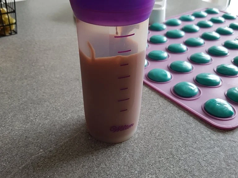 Oma Löffel`s Kleingebäck = Macarons 2.0 Grundrezept à la Biggi - Rezept - Bild Nr. 6696