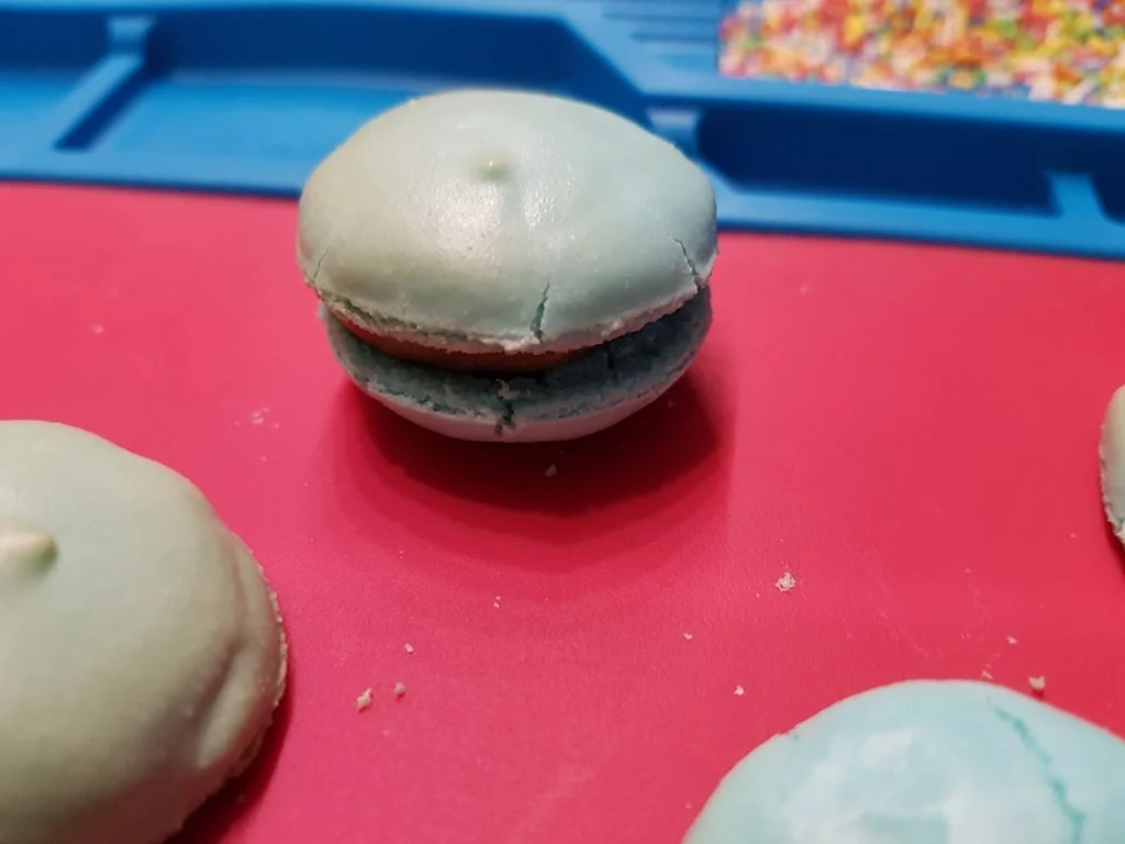 Oma Löffel`s Kleingebäck = Macarons 2.0 Grundrezept à la Biggi - Rezept - Bild Nr. 6699