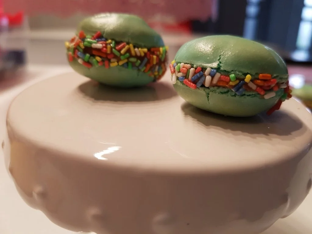 Oma Löffel`s Kleingebäck = Macarons 2.0 Grundrezept à la Biggi - Rezept - Bild Nr. 6700