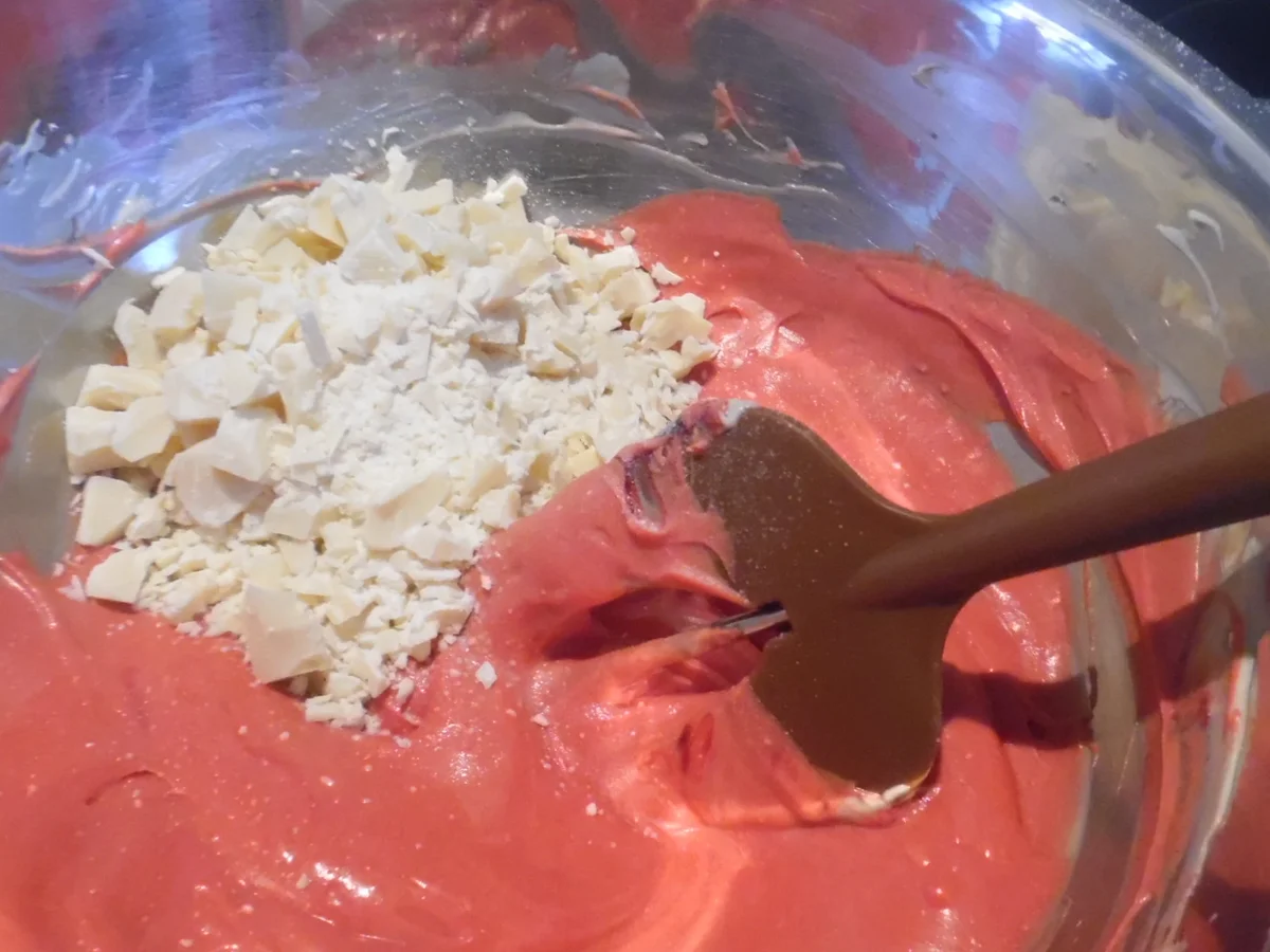 Lebkuchenherzen gefüllt mit rotem Schokoladenguss - Rezept - Bild Nr. 6684