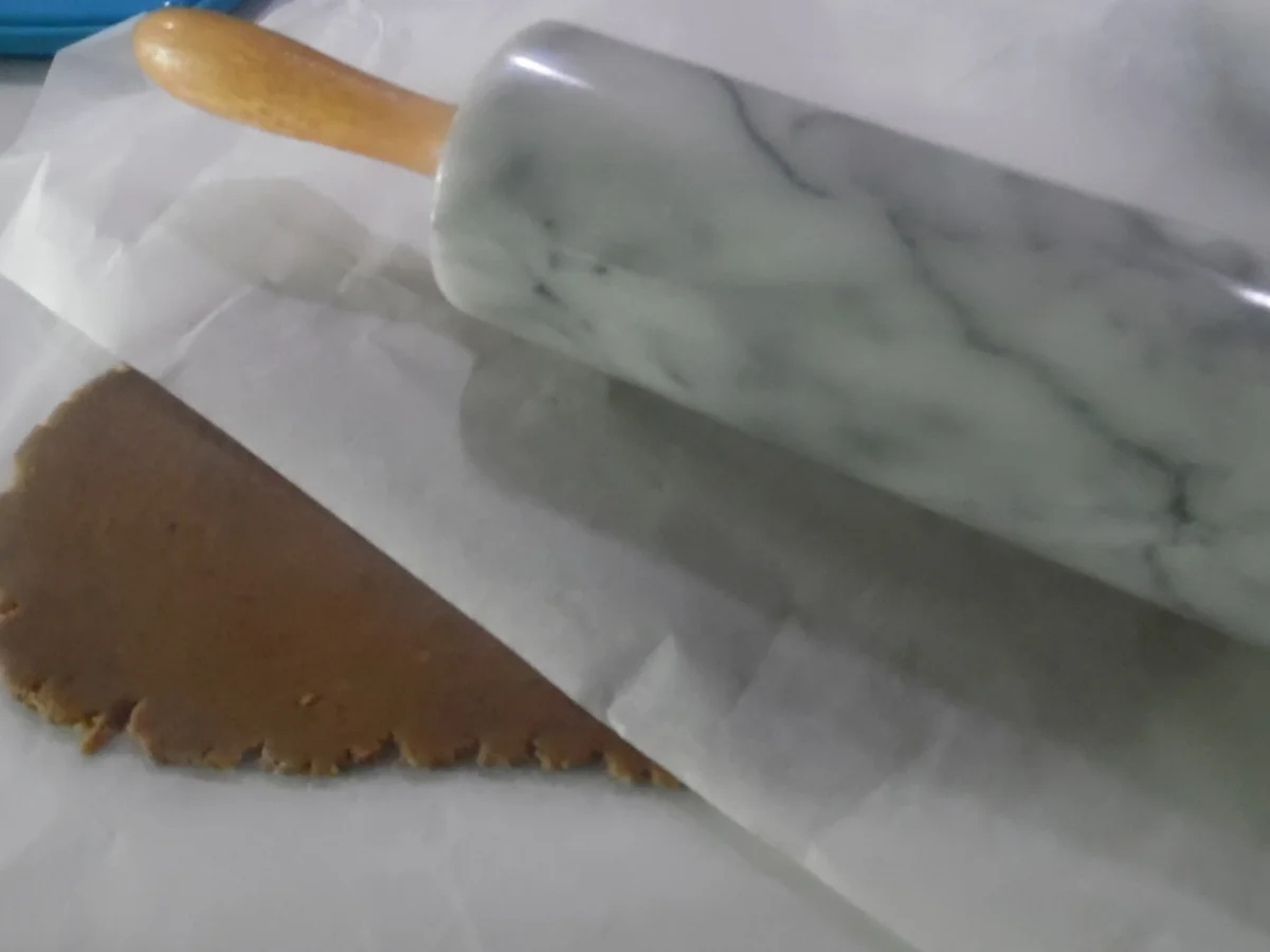 Lebkuchenherzen gefüllt mit rotem Schokoladenguss - Rezept - Bild Nr. 6690