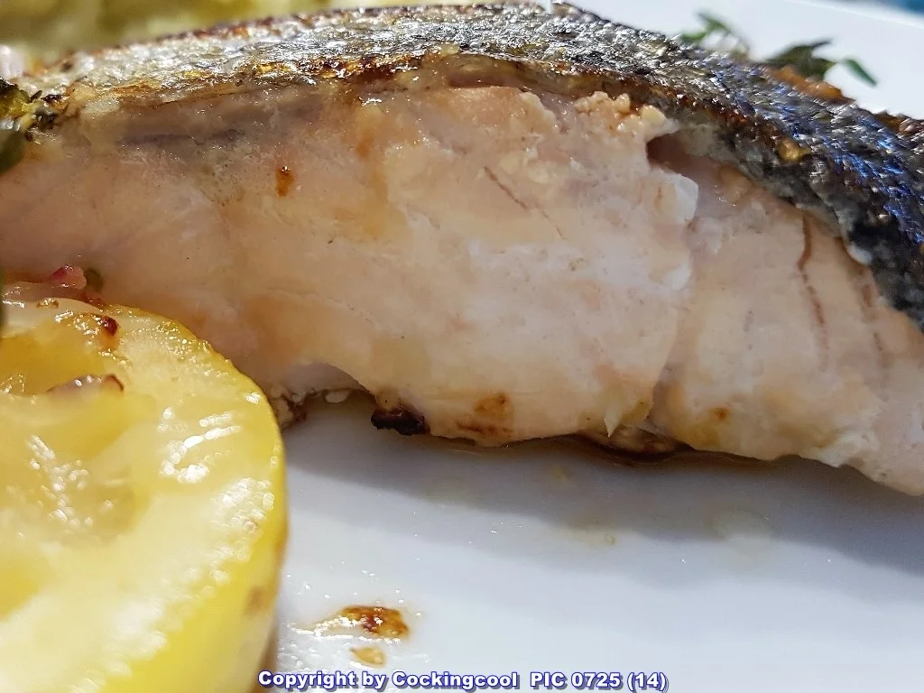 Lachsfilet mit Salat und Pastinakenpürree - Rezept - Bild Nr. 6705