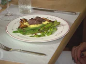 Rehrücken, Pastinakenpüree, Bohnen - Rezept - Bild Nr. 6700