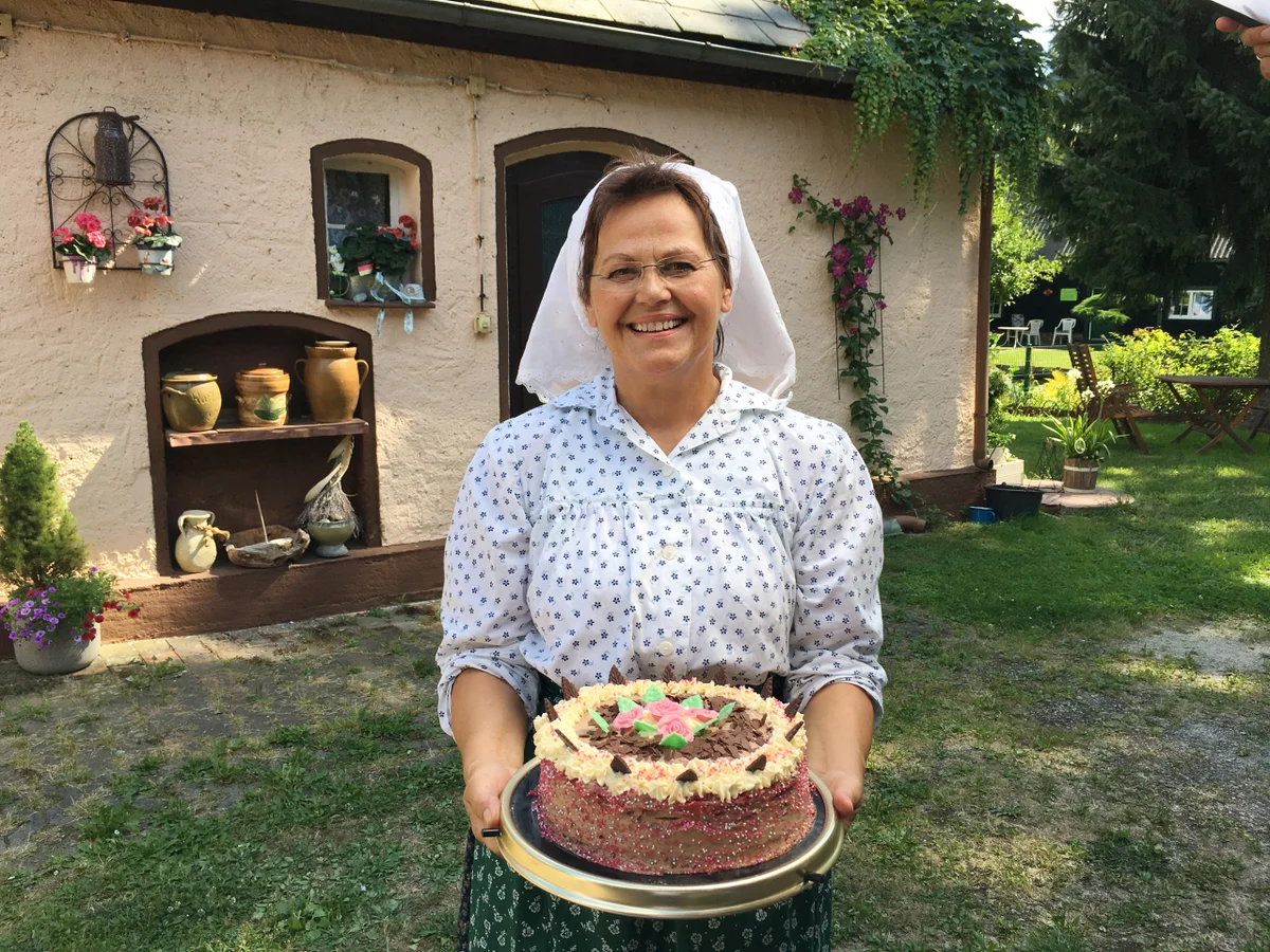 Großmutters Cremetorte - Rezept - Bild Nr. 2