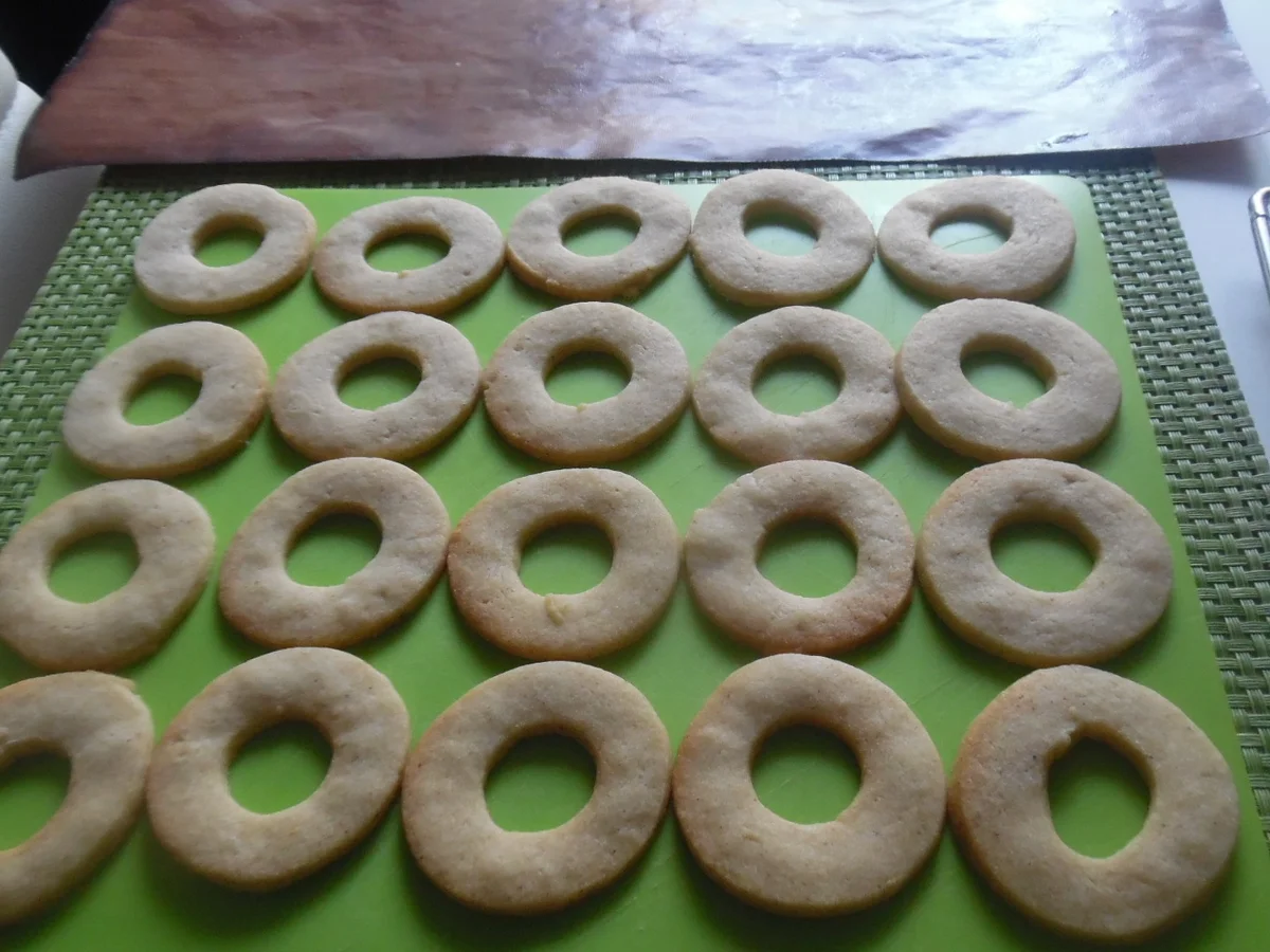 Rezept: Macadamia-Nougat-Kringel Bild Nr. 6726 Macadamia-Nougat-Kringel - Rezept - Bild Nr. 6726