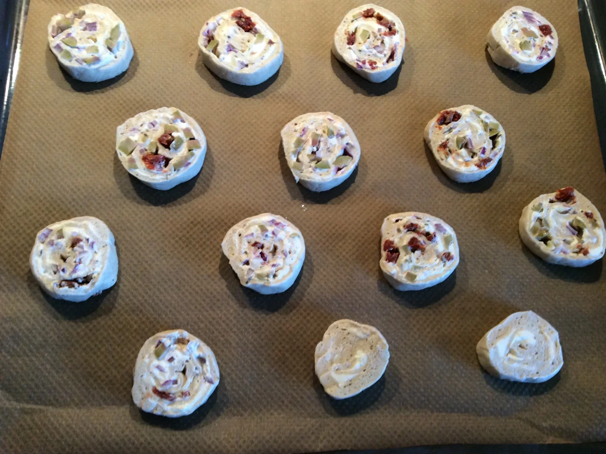 Party Schnecken mit Bergkäse und Oliven - Rezept - Bild Nr. 6722