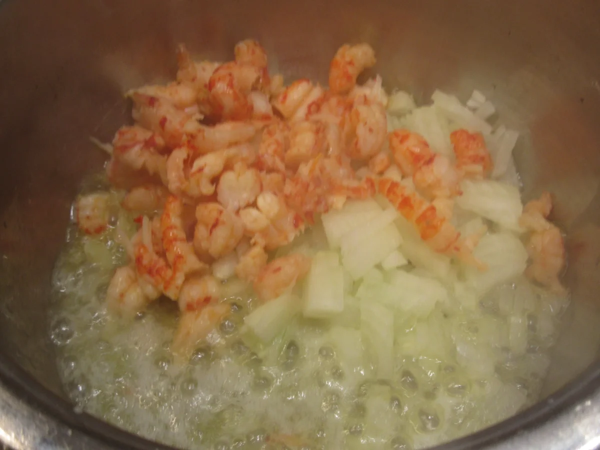 Rezept: Fisch: Seesaibling mit Krebsfleischsoße und Wurzelpüree Bild Nr. 6720 Fisch: Seesaibling mit Krebsfleischsoße und Wurzelpüree - Rezept - Bild Nr. 6720