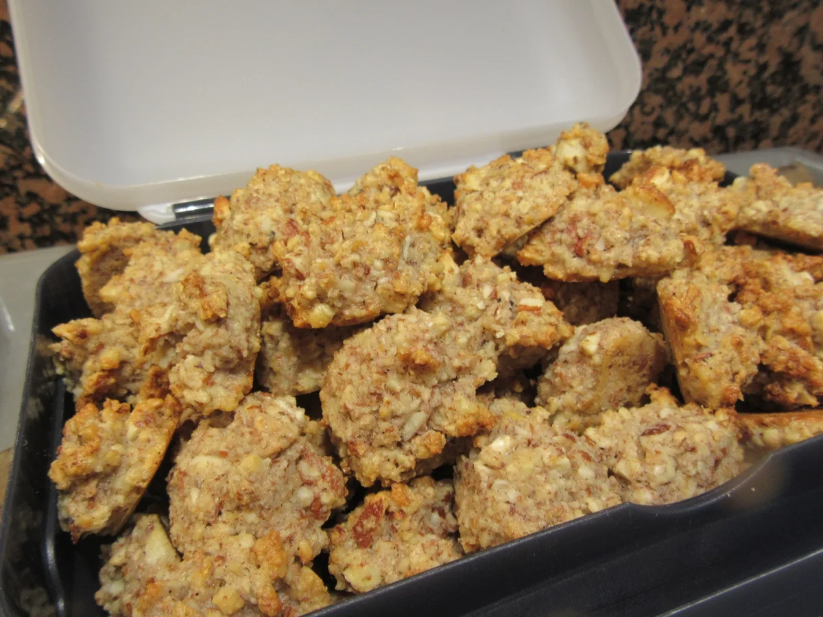 Rezept: Plätzchen: Brutti ma Buoni - die zweite Version Bild Nr. 6719 Plätzchen: Brutti ma Buoni - die zweite Version - Rezept - Bild Nr. 6719