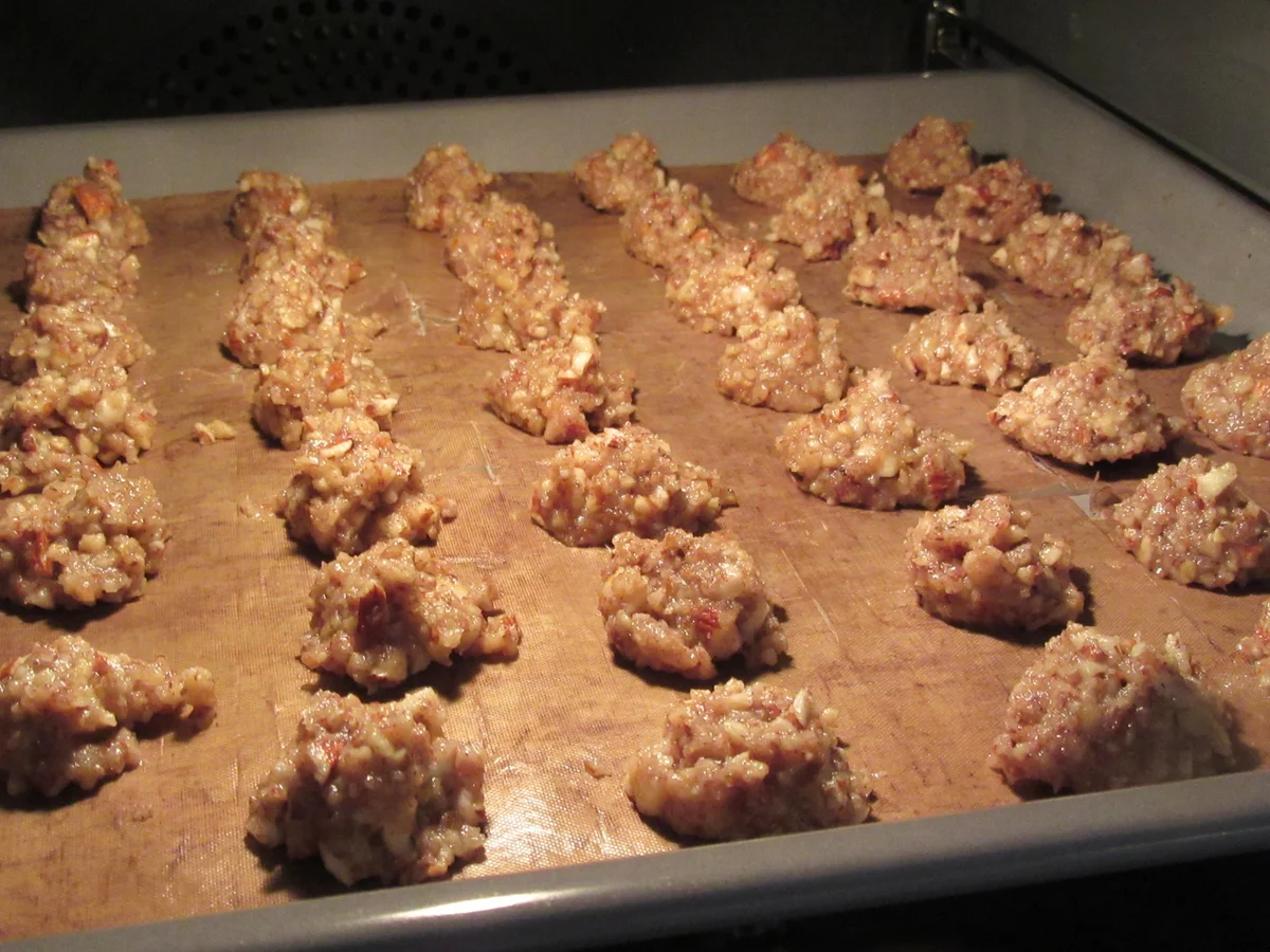 Rezept: Plätzchen: Brutti ma Buoni - die zweite Version Bild Nr. 6725 Plätzchen: Brutti ma Buoni - die zweite Version - Rezept - Bild Nr. 6725