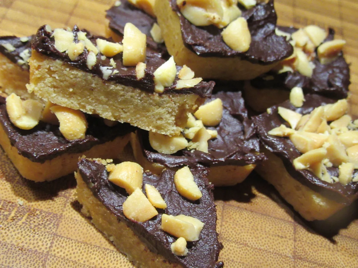 Plätzchen: Erdnusscreme-Schoko-Ecken - Rezept - Bild Nr. 6724