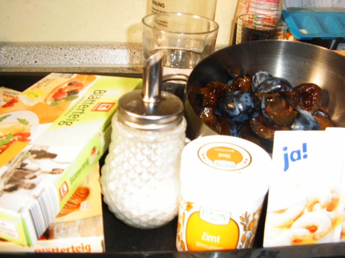 Rezept: Pflaumen in Blätterteig Bild Nr. 3 Pflaumen in Blätterteig - Rezept - Bild Nr. 3