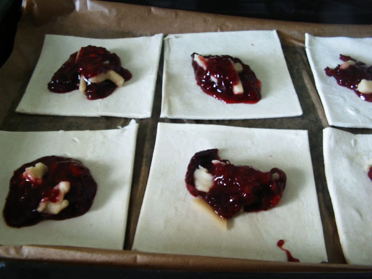 Rezept: Pflaumen in Blätterteig Bild Nr. 5 Pflaumen in Blätterteig - Rezept - Bild Nr. 5