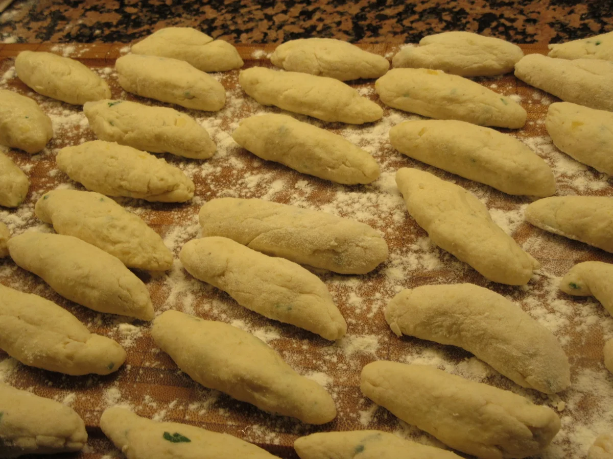 Geflügel: Entenschlegel in Orangensoße mit Wurzelschupfnudeln* - Rezept - Bild Nr. 6738