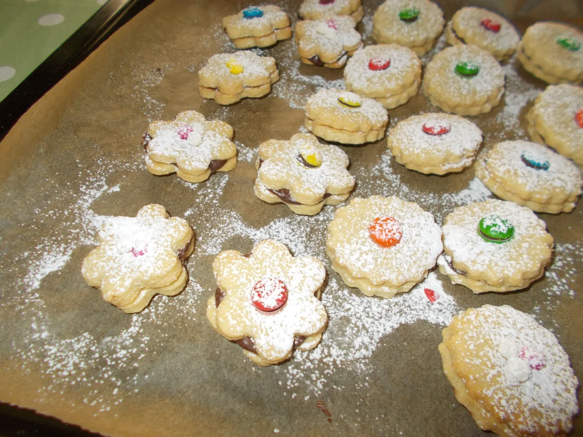 PLÄTZCHEN mit Smarties - Rezept - Bild Nr. 6737