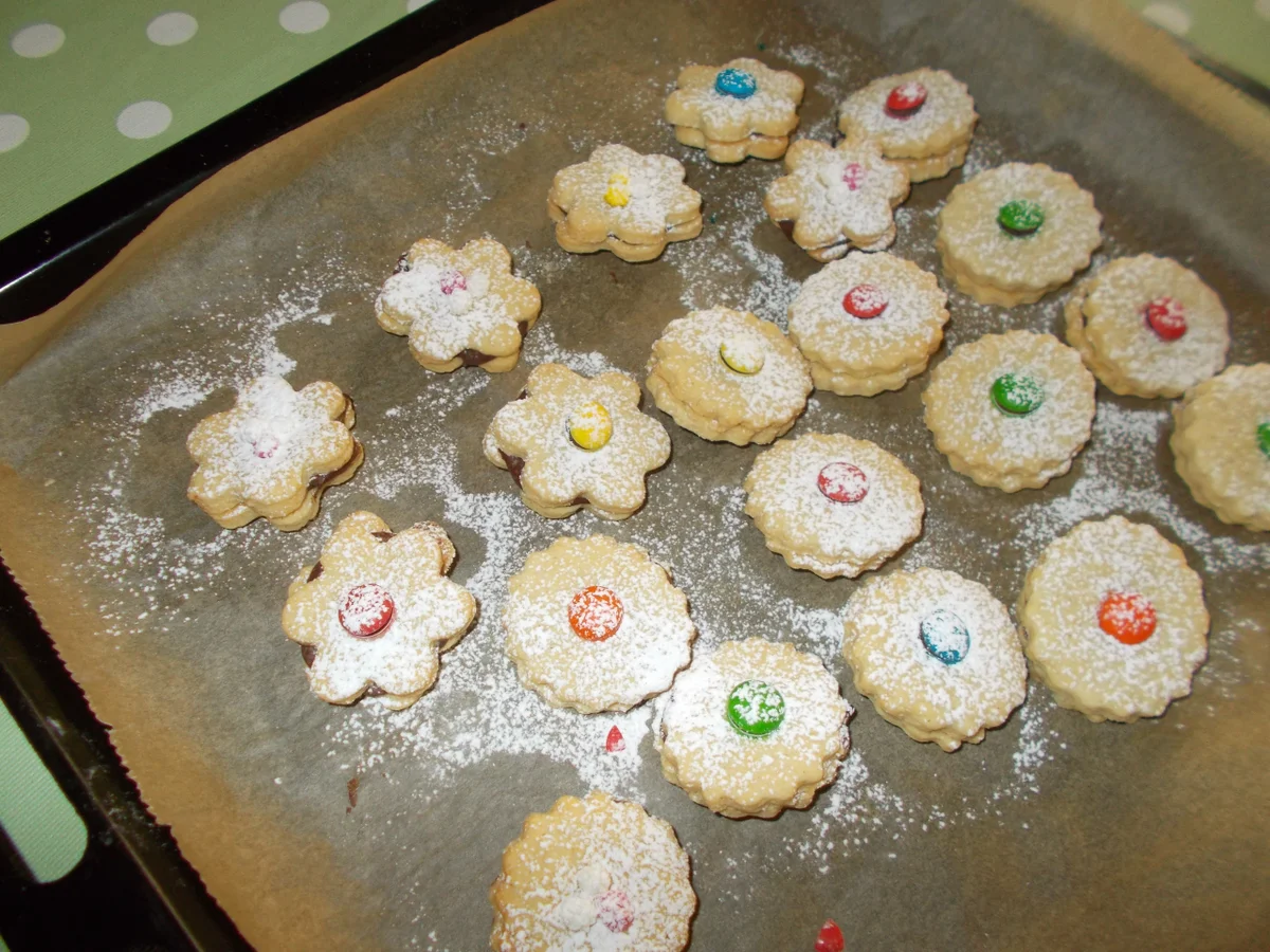 PLÄTZCHEN mit Smarties - Rezept - Bild Nr. 6740