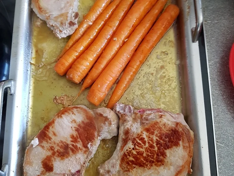 Selbstgemachte Knöpfli mit Kotelett - Rezept - Bild Nr. 6731