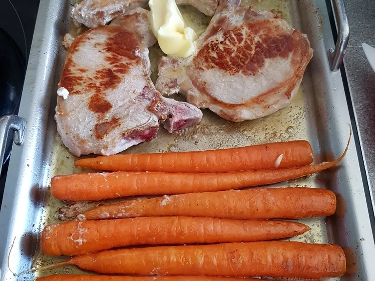 Selbstgemachte Knöpfli mit Kotelett - Rezept - Bild Nr. 6732