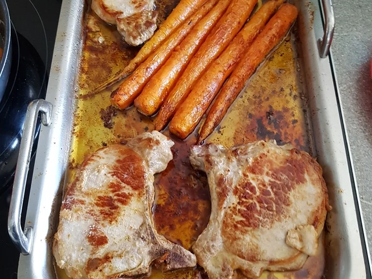 Selbstgemachte Knöpfli mit Kotelett - Rezept - Bild Nr. 6734