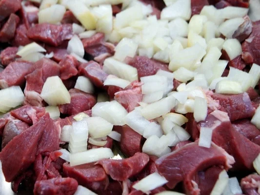 Rezept: Keilergulasch mit Hinterodenwälder Pilzen Bild Nr. 2 Keilergulasch mit Hinterodenwälder Pilzen - Rezept - Bild Nr. 2