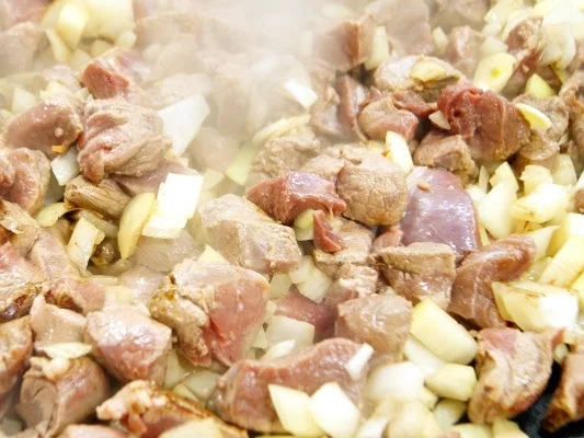 Rezept: Keilergulasch mit Hinterodenwälder Pilzen Bild Nr. 4 Keilergulasch mit Hinterodenwälder Pilzen - Rezept - Bild Nr. 4