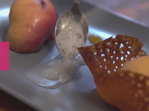 Gegrillter Pfirsich mit Honighippen und Pfirsich-Sorbet - Rezept - Bild Nr. 2