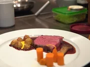 Rezept: Roastbeef aus dem Eitorfer Stall, dazu Kartoffel, Safran und Karotte Bild Nr. 2 Roastbeef aus dem Eitorfer Stall, dazu Kartoffel, Safran und Karotte - Rezept - Bild Nr. 2