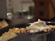 Rezept: Birne aus dem Eiskeller, dazu Ingwer, Riesling und Honig Bild Nr. 2 Birne aus dem Eiskeller, dazu Ingwer, Riesling und Honig - Rezept - Bild Nr. 2