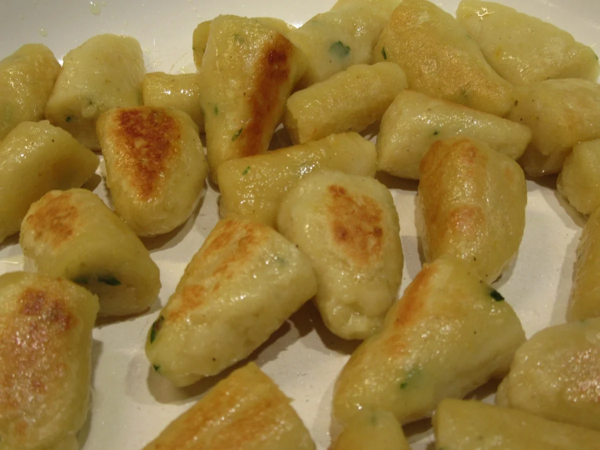 Auflauf: Schupfnudelauflauf mit Rosenkohl und Honig-Senf-Bechamel-Soße - Rezept - Bild Nr. 6742