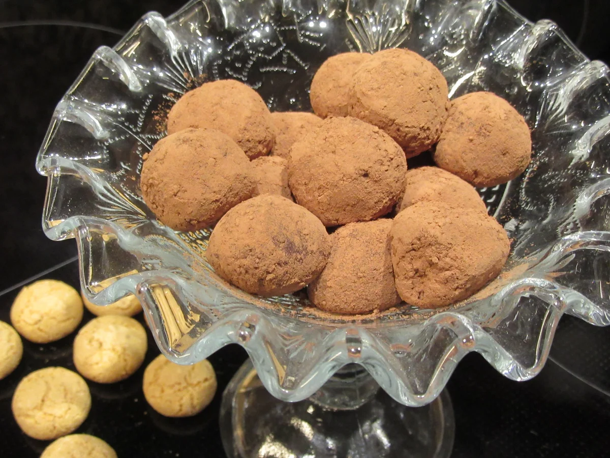 Rezept: Konfekt: Baci di Serpiolle* Bild Nr. 6760 Konfekt: Baci di Serpiolle* - Rezept - Bild Nr. 6760