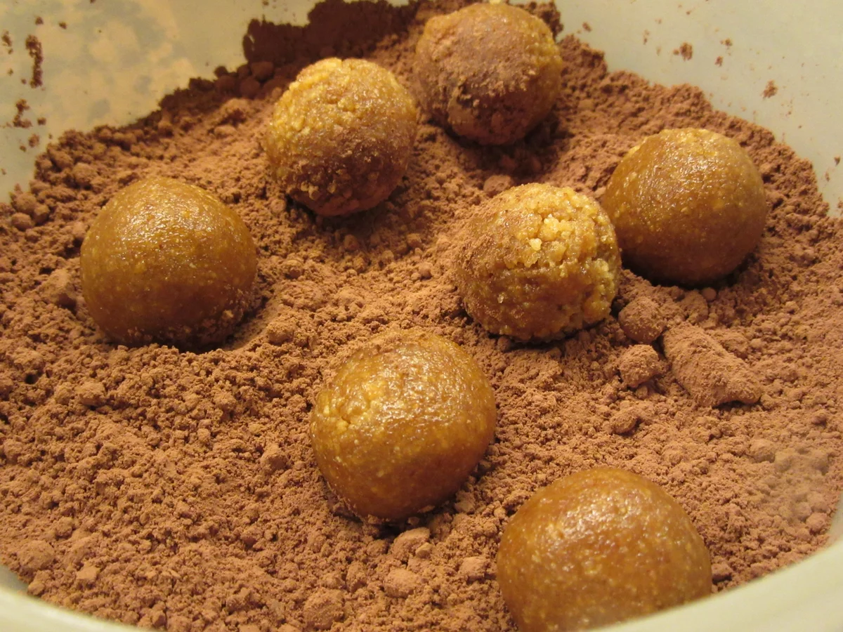 Rezept: Konfekt: Baci di Serpiolle* Bild Nr. 6766 Konfekt: Baci di Serpiolle* - Rezept - Bild Nr. 6766