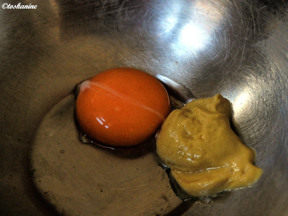 Sellerie-Mandel-Schnitzel, Orangen-Oliven-Majo, Räucherstäbchen - Rezept - Bild Nr. 6762