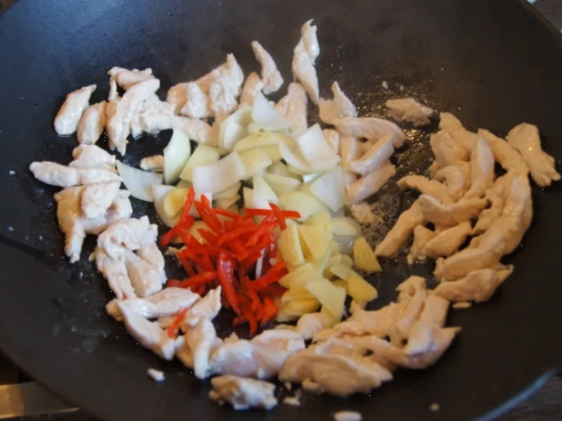 Rezept: Gemüsemix süß-sauer mit Hähnchenbrustfilet und gelben Basmatireis Bild Nr. 6782 Gemüsemix süß-sauer mit Hähnchenbrustfilet und gelben Basmatireis - Rezept - Bild Nr. 6782