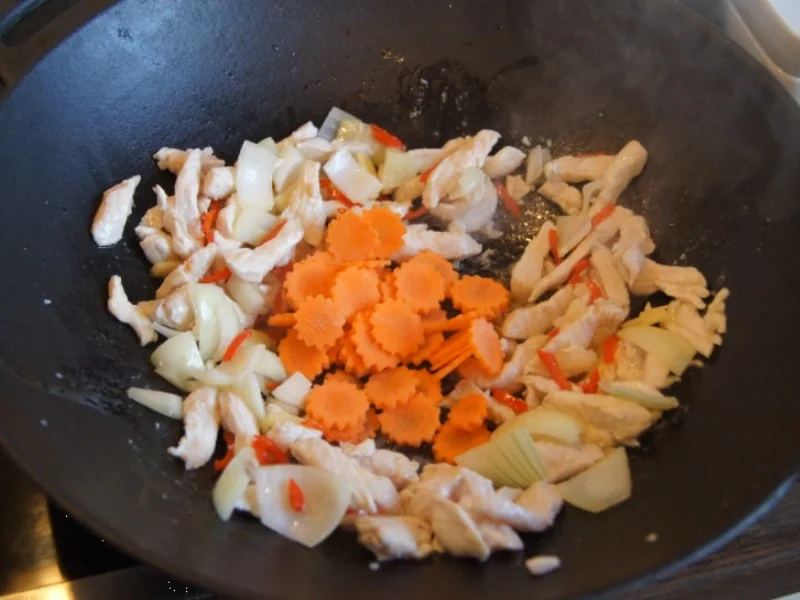 Rezept: Gemüsemix süß-sauer mit Hähnchenbrustfilet und gelben Basmatireis Bild Nr. 6783 Gemüsemix süß-sauer mit Hähnchenbrustfilet und gelben Basmatireis - Rezept - Bild Nr. 6783