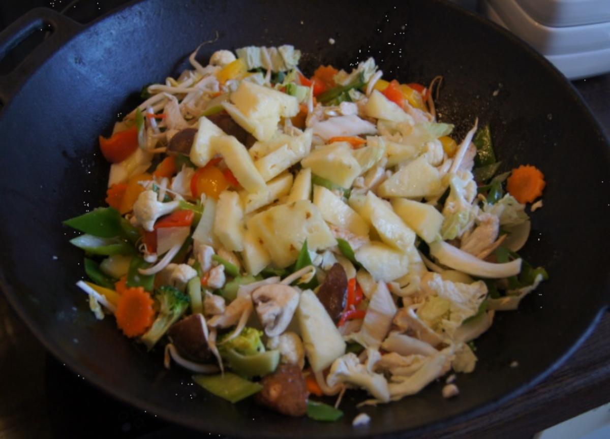 Gemüsemix süß-sauer mit Hähnchenbrustfilet und gelben Basmatireis - Rezept - Bild Nr. 6787