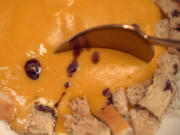 Kürbis-Orangen-Ingwer-Suppe mit Zimtcroûtons - Rezept - Bild Nr. 2